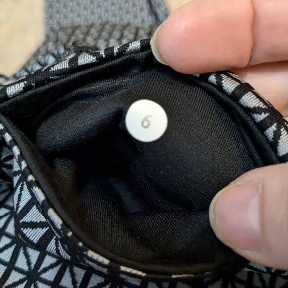 Lululemon Geometric Print Workout Leggings Athletic Yoga Pants Size 6 - Picture 5 of 8